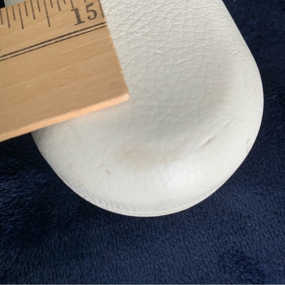 CHLOE Sunglasses Case White Faux Leather Metal Feet On Bottom Logo Plate Luxury - Picture 12 of 13